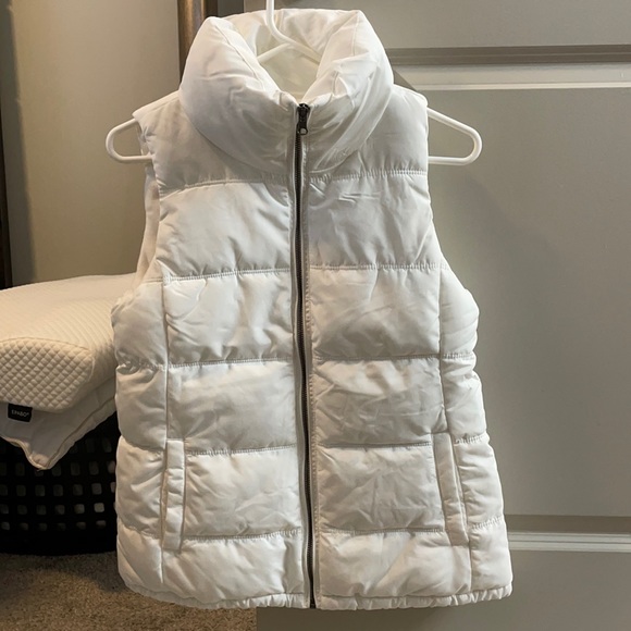 Old Navy Puffy Vest - Picture 1 of 4